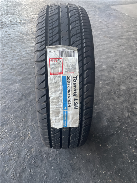 205/60R16 SUMITOMO TOURING LSH A/S BW 92H